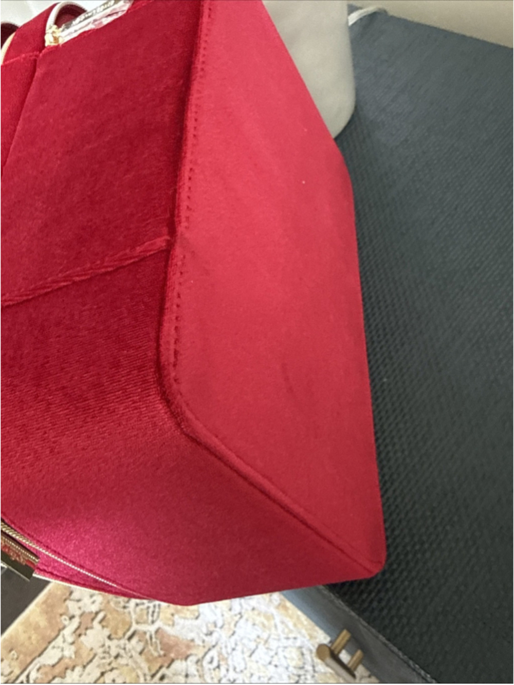Estee Lauder Red Velvet Bow Accented Cosmetic Makeup Bag Travel Case NWOT - Picture 9 of 9